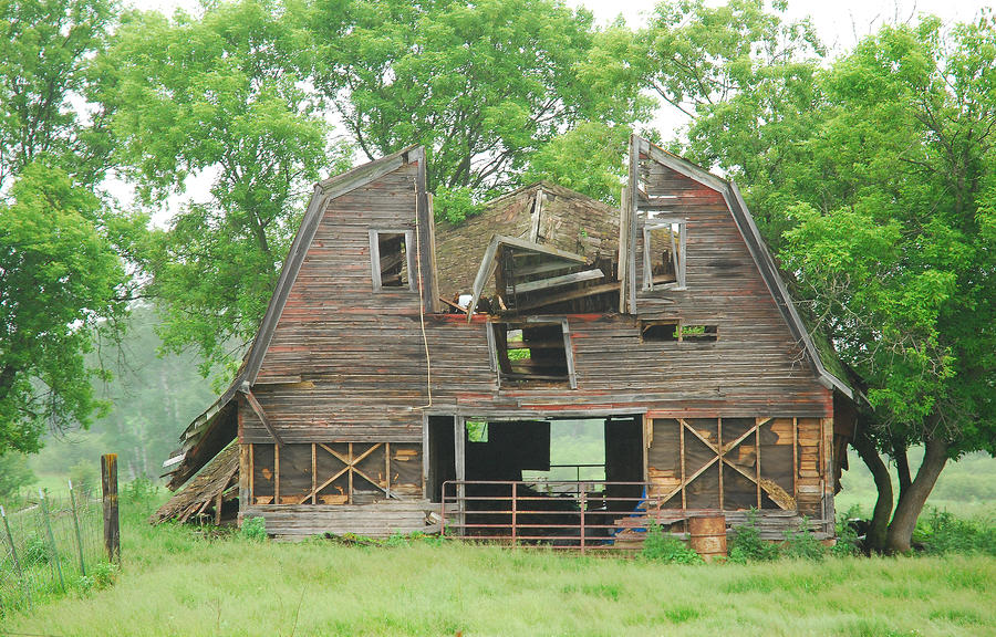 Barn with a Smiling Face Photograph by Wanda Jesfield