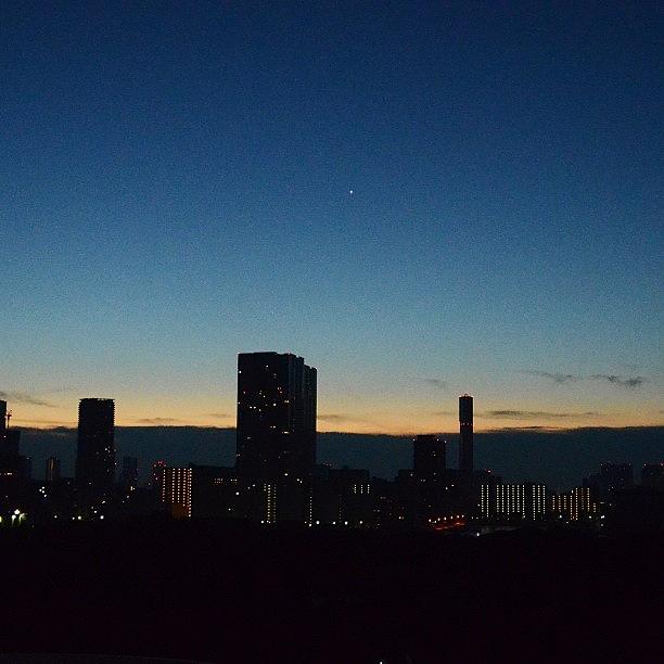Winter Photograph - Before... #dawn #tokyo #window #venus by Michii Komatsu
