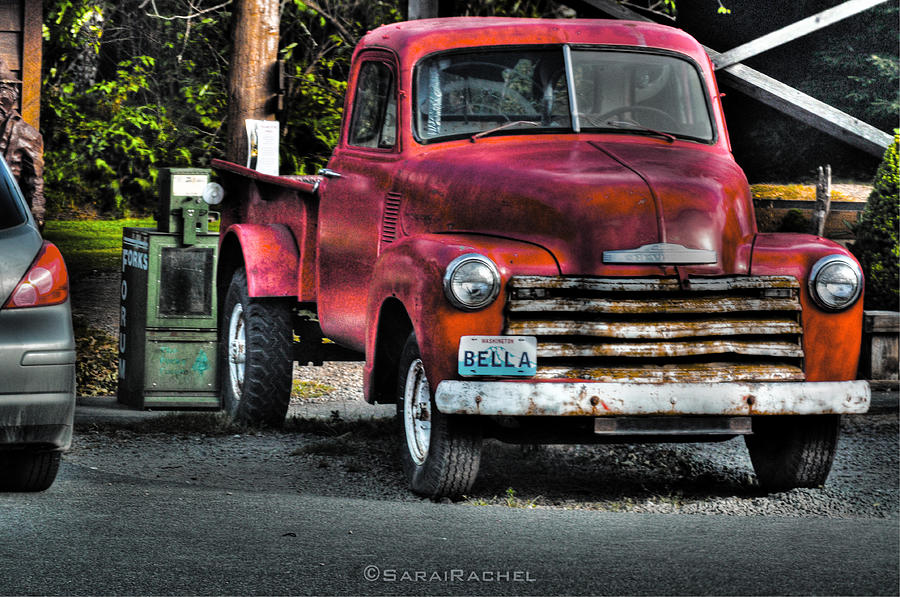 Seattle Photograph - Bella Truck by Sarai Rachel