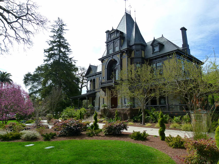 Beringer Brothers Winery Mansion Photograph by Jeff Lowe