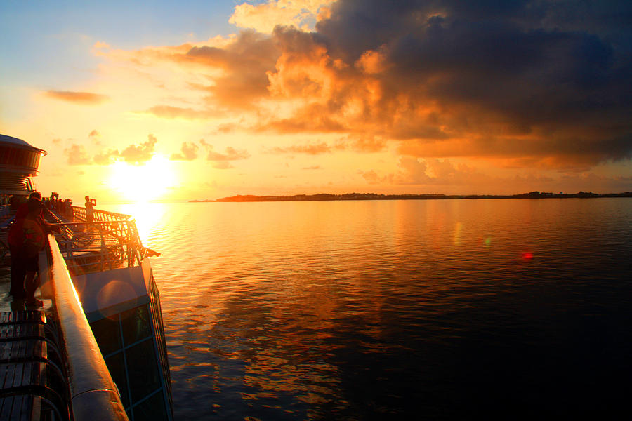 Bermuda Sunrise 1 Photograph by Pat Moore