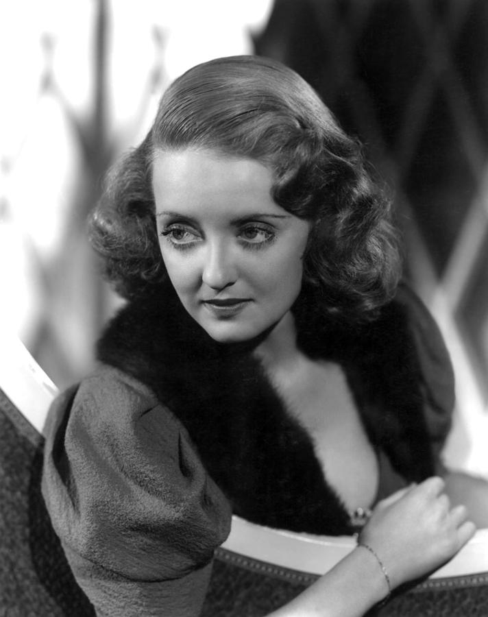 Bette Davis, 1937 Photograph by Everett - Fine Art America