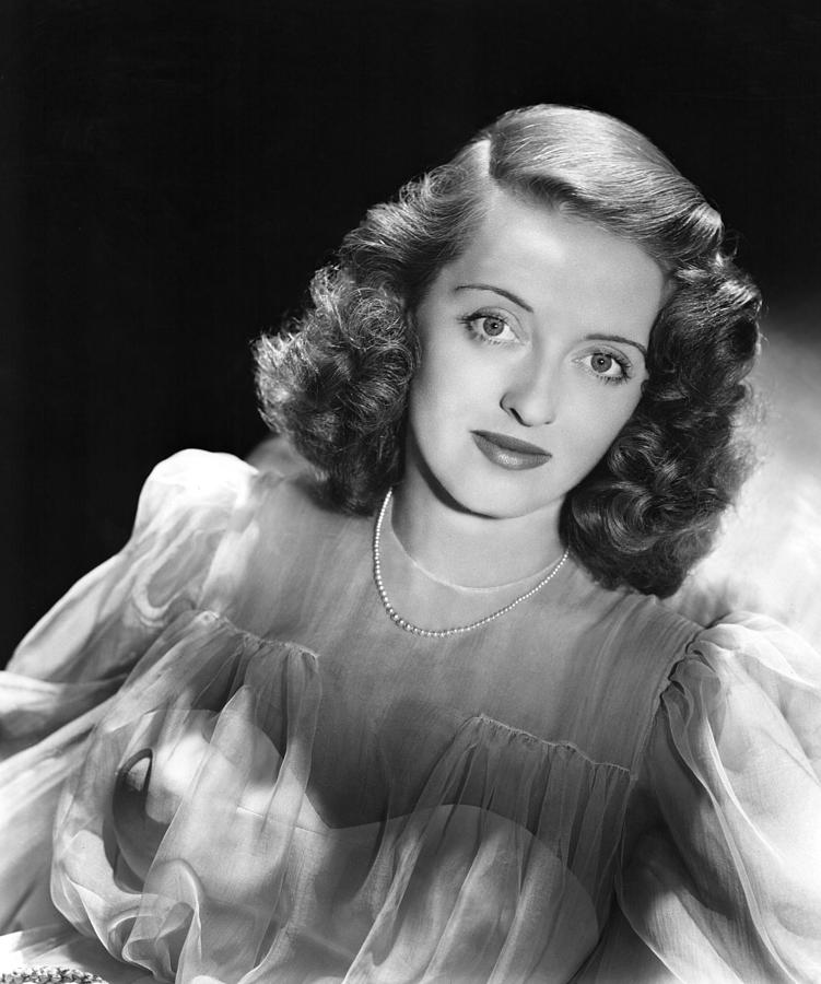 Bette Davis, Publicity Portrait, 1940s Photograph by Everett