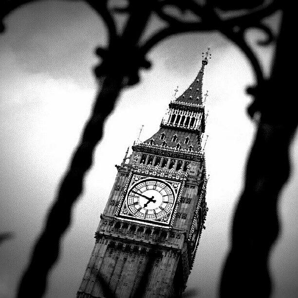 London Photograph - Big Ben. #bw #blackandwhiteoftheday by Mary Carter