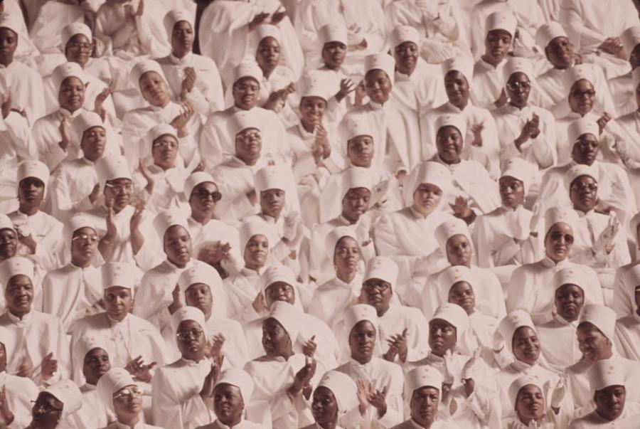 Black Muslim Women Dressed In White Photograph by Everett