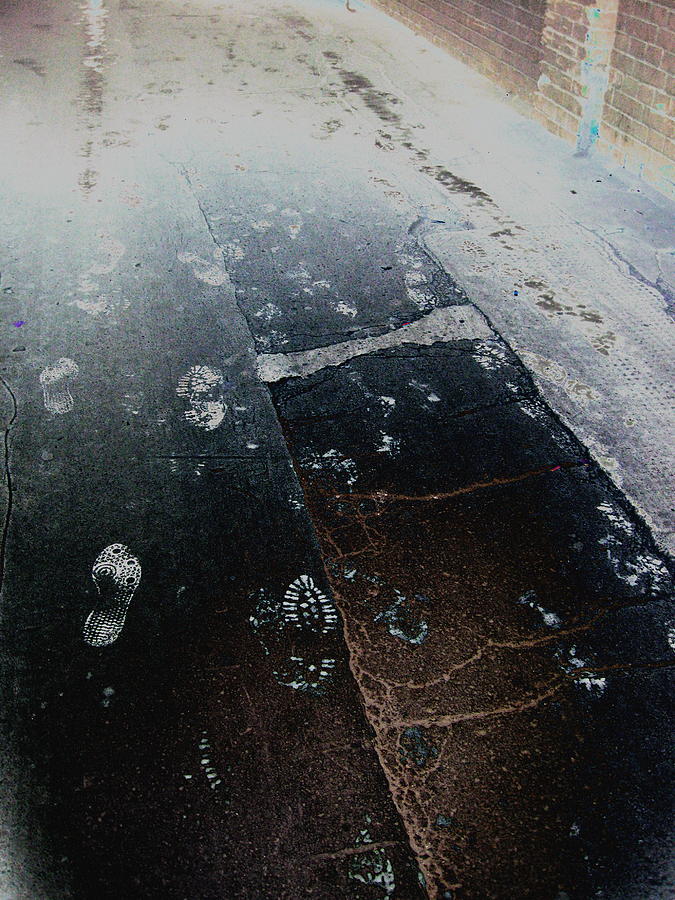 Alleyway Photograph - Black Steps by Susi Perla