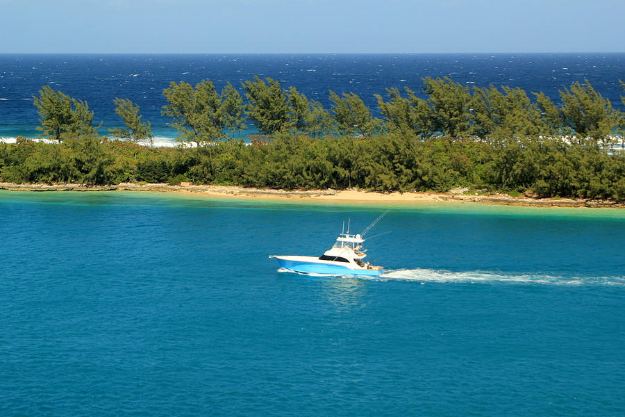Boating in Nassau Photograph by RobLew Photography