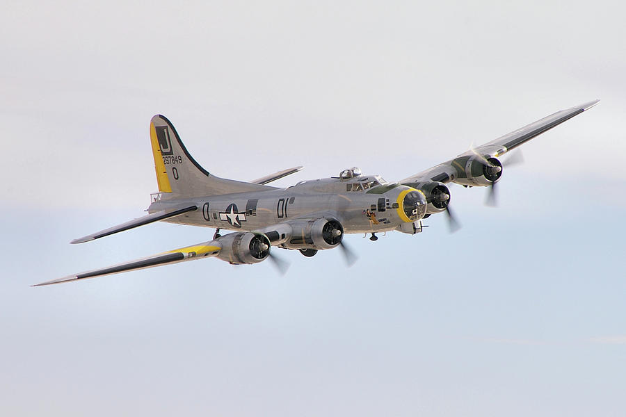 Boeing B-17G Flying Fortress Photograph by Tim Beach