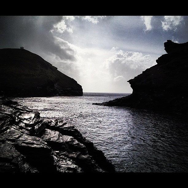 Black And White Photograph - Boscastle Harbour by Rillaith