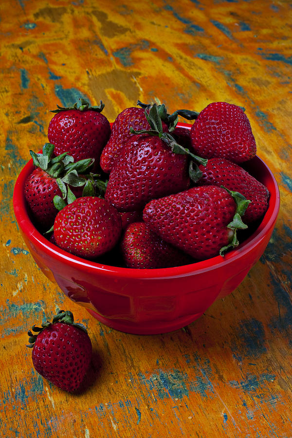 Bowl of strawberries  Photograph by Garry Gay