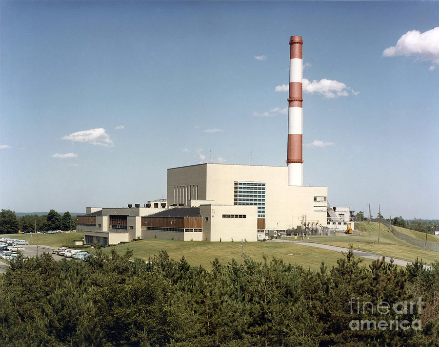 Brookhaven Graphite Research Reactor Photograph by Science Source