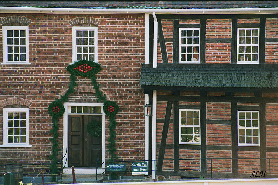 Prints Photograph - Brothers House Entrance by Lee Hartsell Prints Photograph - Brothers House Entrance by Lee Hartsell