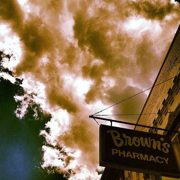 Portland Photograph - Browns Pharmacy by Rex Pennington