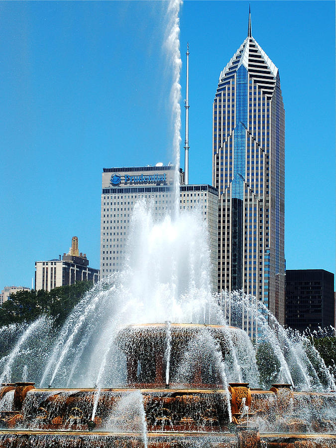 Chicago Photograph - Buckingham Fountain 2 by Richard Christensen