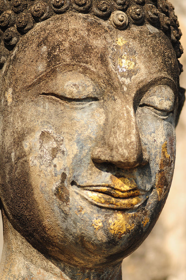 buddha-statue-in-sukhothai-thailand-jesa