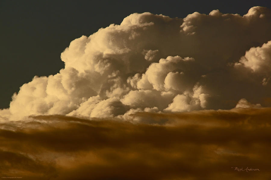 Building Cumulus over Southern Oregon Photograph by Mick Anderson