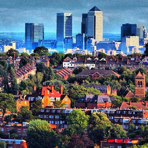 London Photograph - Canary Wharf Taken From Alexandra by Neil Andrews