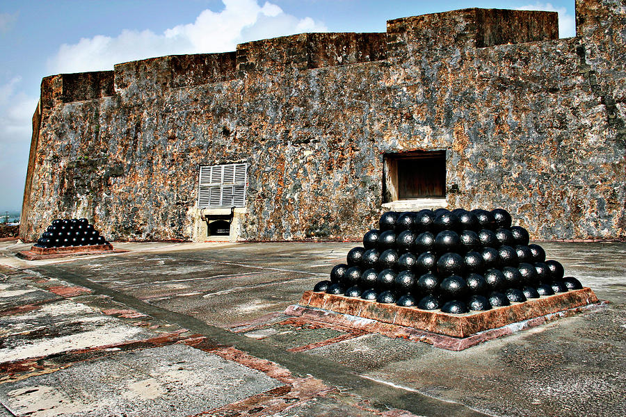 Fort San Cristobal, Cannon embrasures, Photograph by Gilbert Artiaga