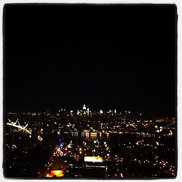 Brooklyn Photograph - Cant Say I Dont Love The View by Dean Praetorius