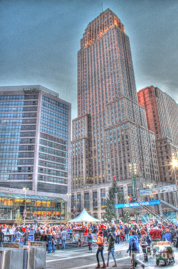 Carew Tower from Fountain Square Photograph by Jeremy Lankford