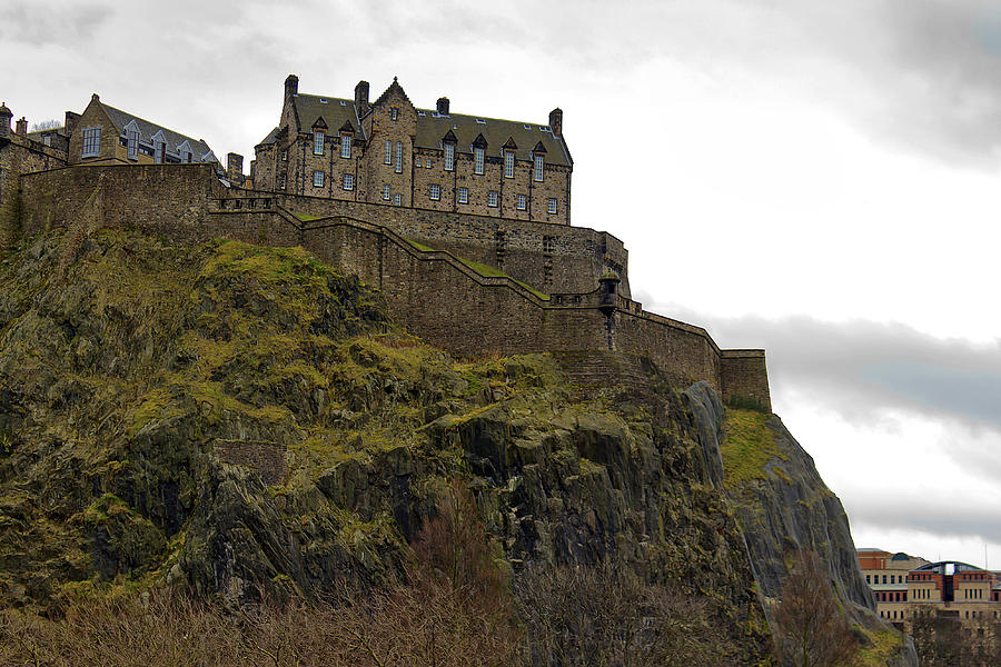 Castle on the hill ed. Castle on the Hill. On a Hill. Walton-on-the-Hill Castle. Castle on the Hill картинки.