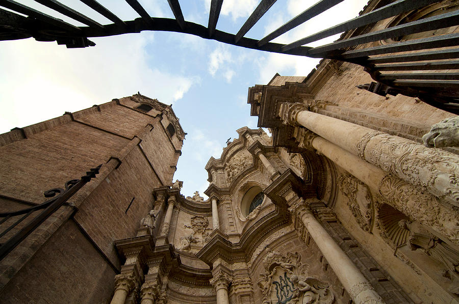 Cathedral Photograph - Catedral de Valencia by Fabrizio Troiani