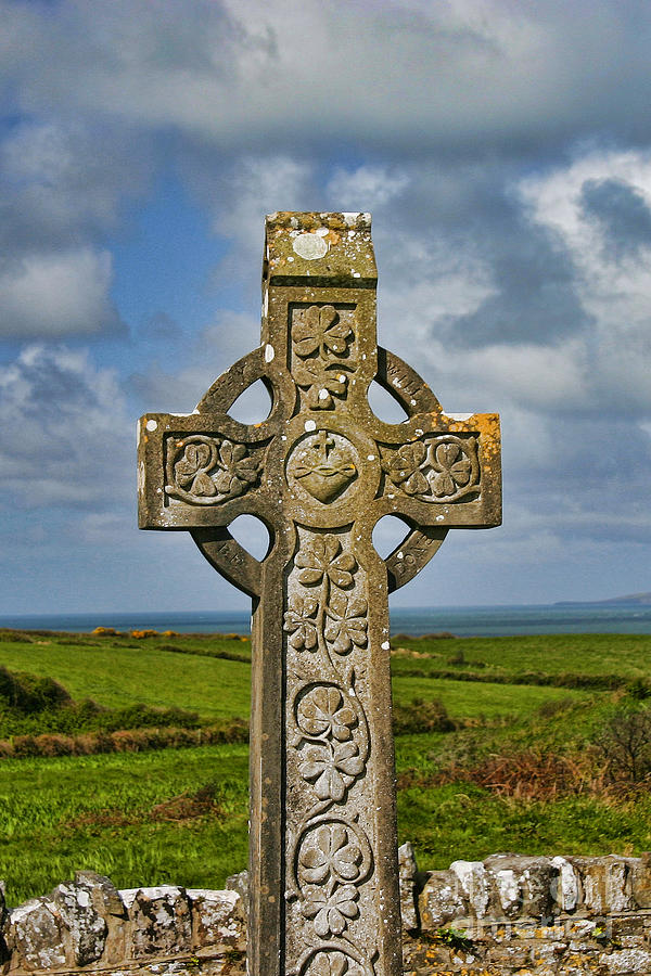 Celtic Cross Photograph by Tom McGuinness - Fine Art America