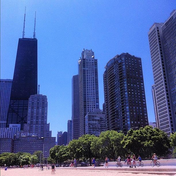 Chicago Photograph - #chicago #skyline #igerschicago by Regan Romanoff