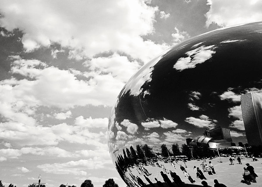 Chicagos Cloud Gate Photograph by Laura Kinker