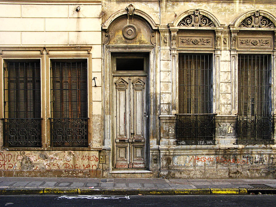 Buenos Aires Photograph - Closed by Osvaldo Hamer