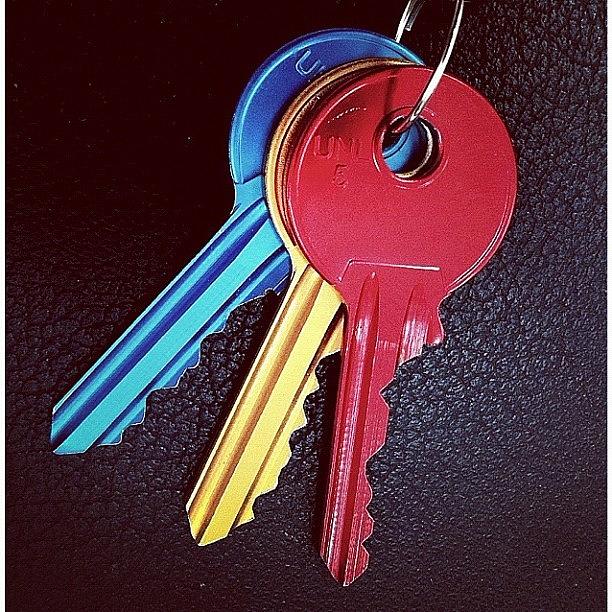 Key Photograph - Colored Keys | مفاتيح ملونة by A L I