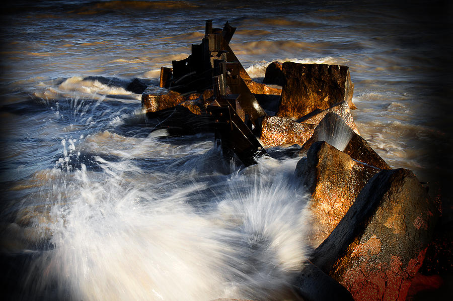 Crashing waves Photograph by Milena Ilieva