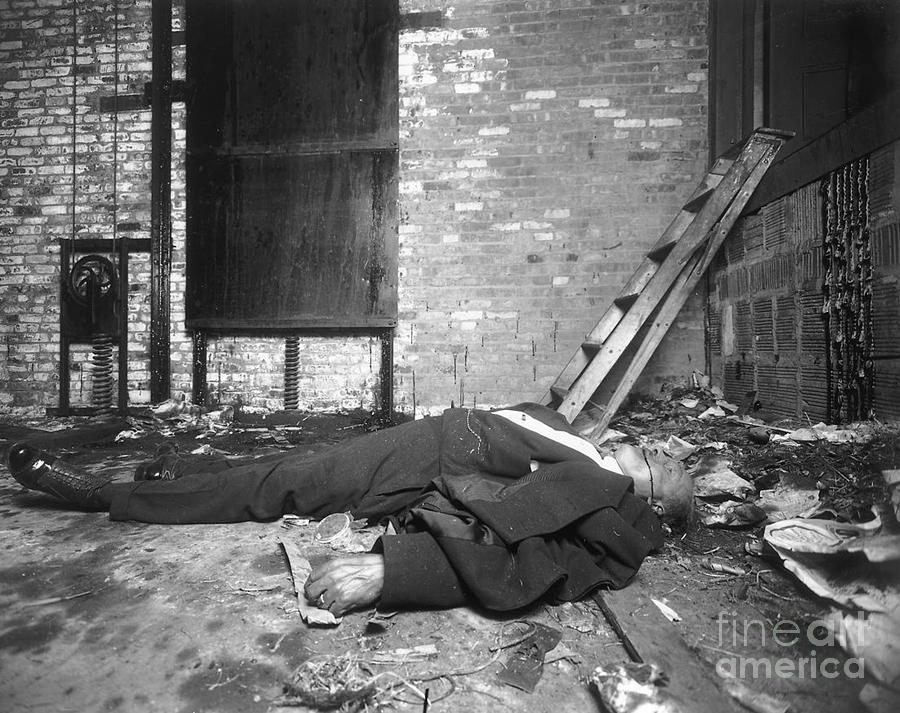 Crime Scene, Nyc, Early 20th Century Photograph by Science Source