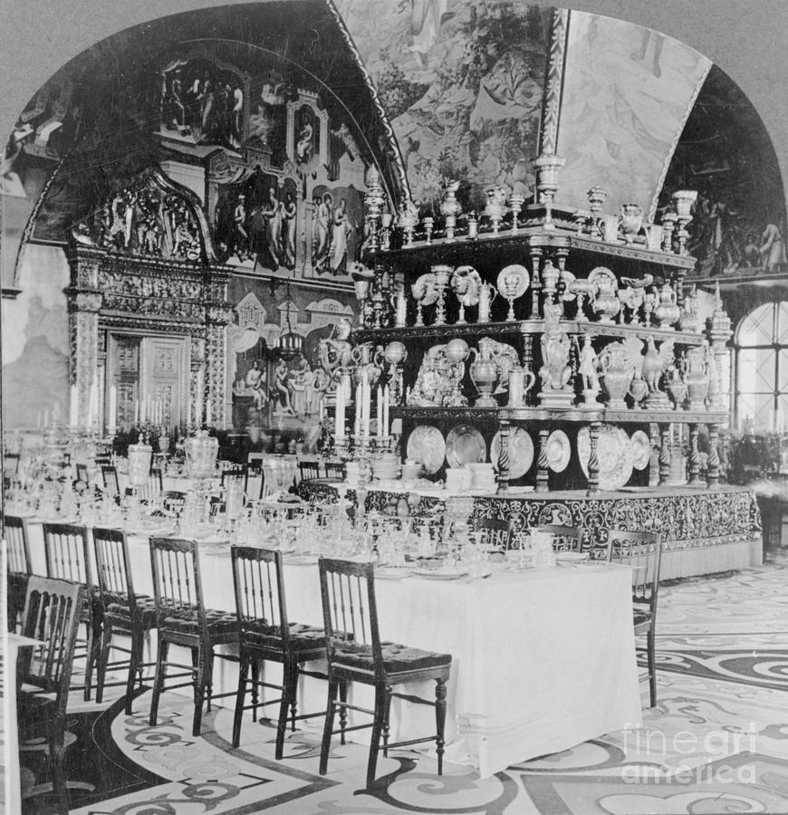 Czars Dining Hall In The Kremlin, 1919 Photograph by Photo Researchers