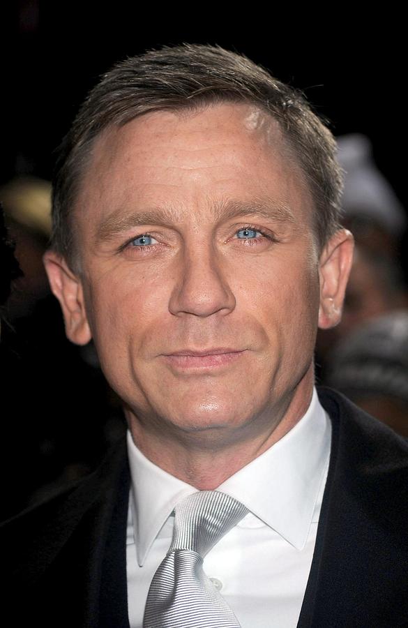 Daniel Craig At Arrivals For Screening Photograph by Everett - Fine Art ...