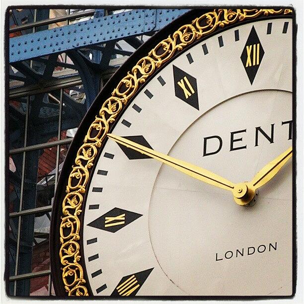 Dent Clock In St Pancsas Station | Photograph by Pete Carr