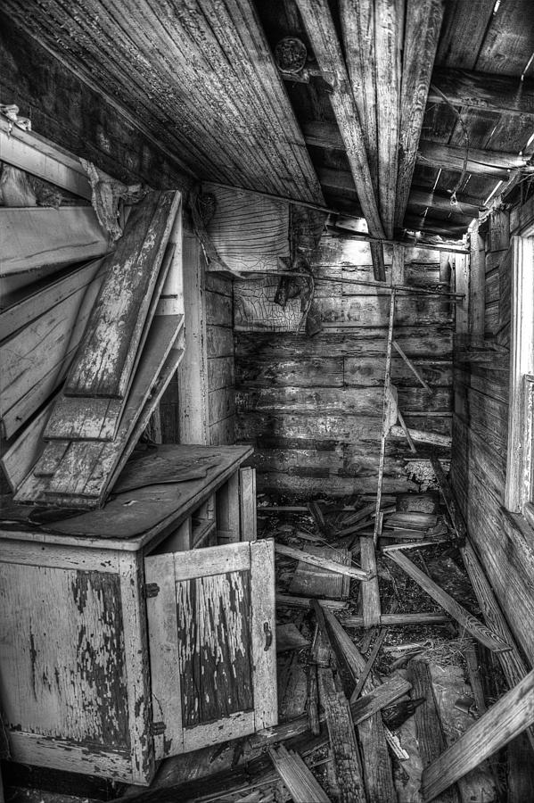 Derelict Photograph - Derelict House BW by Thomas Zimmerman
