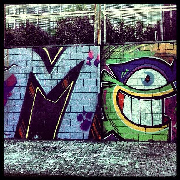 Streetart Photograph - Do You See Me? by Marce HH