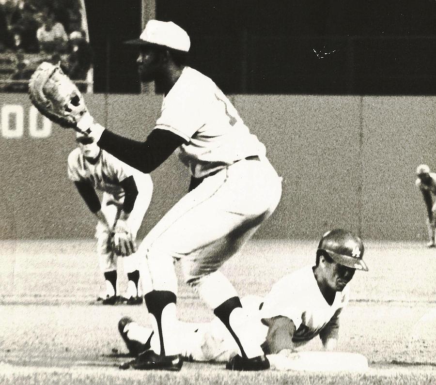 Los Angeles Dodgers Photograph - Dodger Maury Wills Diving Back to First by Jamie Baldwin