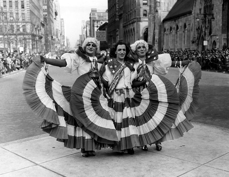 Philadelphia Photograph - Drag Queens At The Mummers Day Parade by Everett