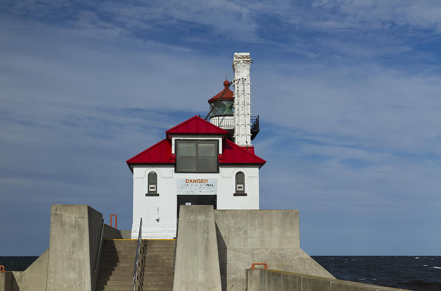 Lighthouse Photograph - Duluth S Pierhead 25 by John Brueske