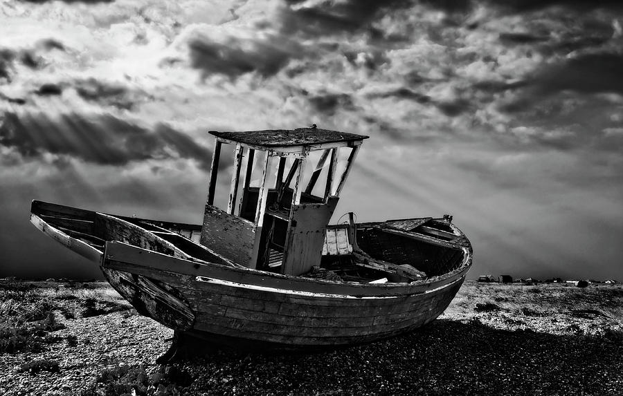 Pebbles Photograph - Dungeness In Mono by Meirion Matthias