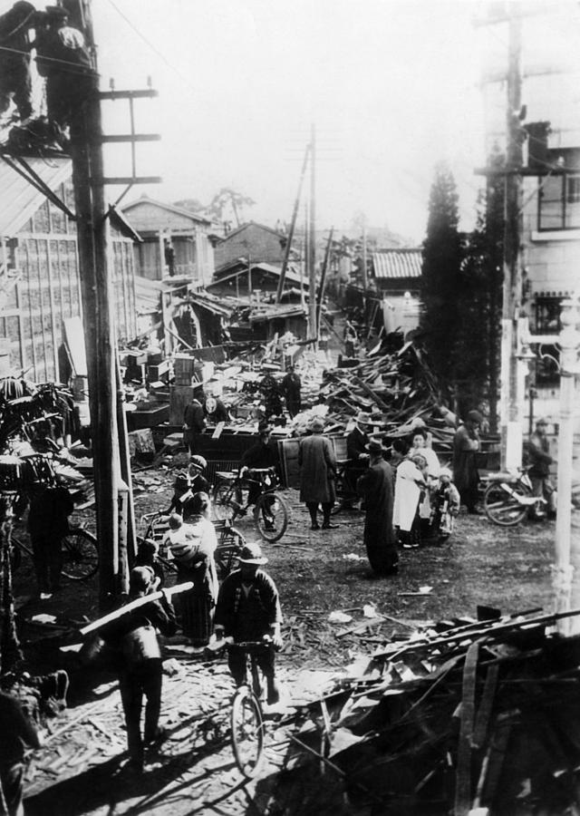 Earthquake Destruction On A Street Photograph by Everett | Pixels