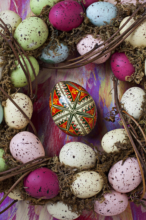 Easter egg with wreath Photograph by Garry Gay