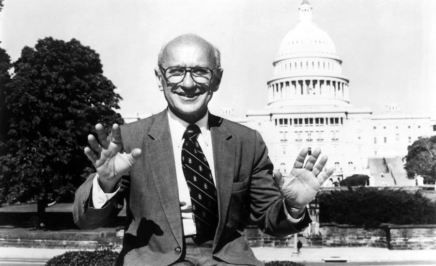 Capitol Building Photograph - Economist Milton Friedman, 1980 by Everett
