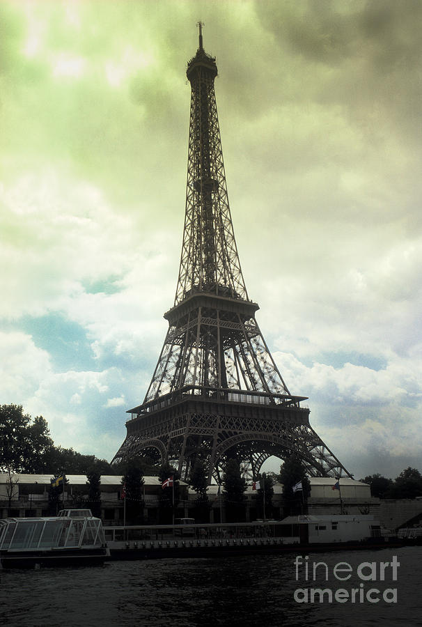 Eiffel Tower Photograph by Juan Silva