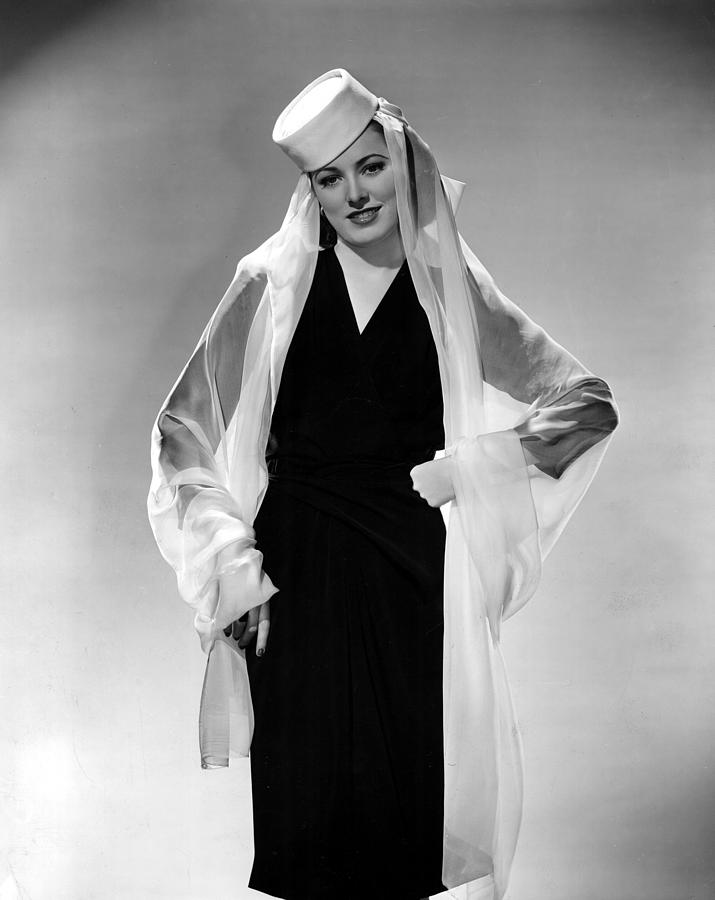 Hat Photograph - Eleanor Parker Wearing A Pill Box Hat by Everett