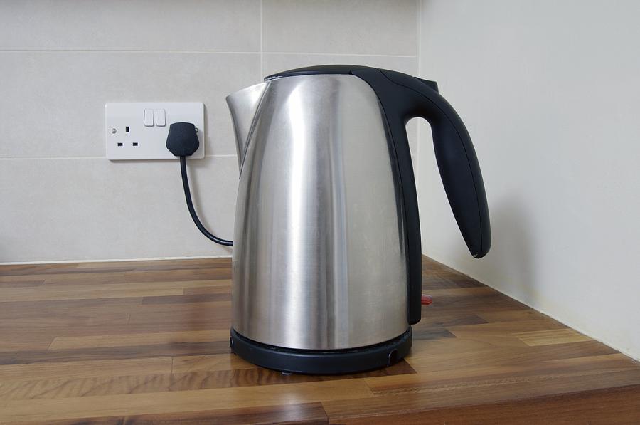 Electric Kettle by Johnny Greig
