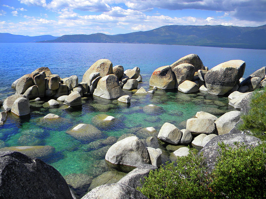 Emerald Waters Lake Tahoe Photograph by Frank Wilson