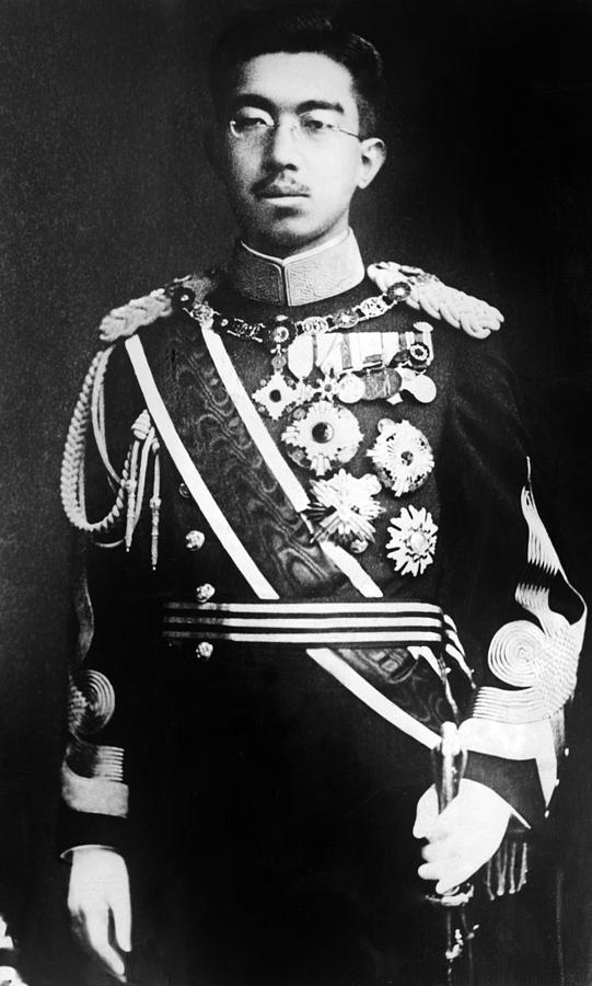 emperor-hirohito-of-japan-portrait-everett.jpg